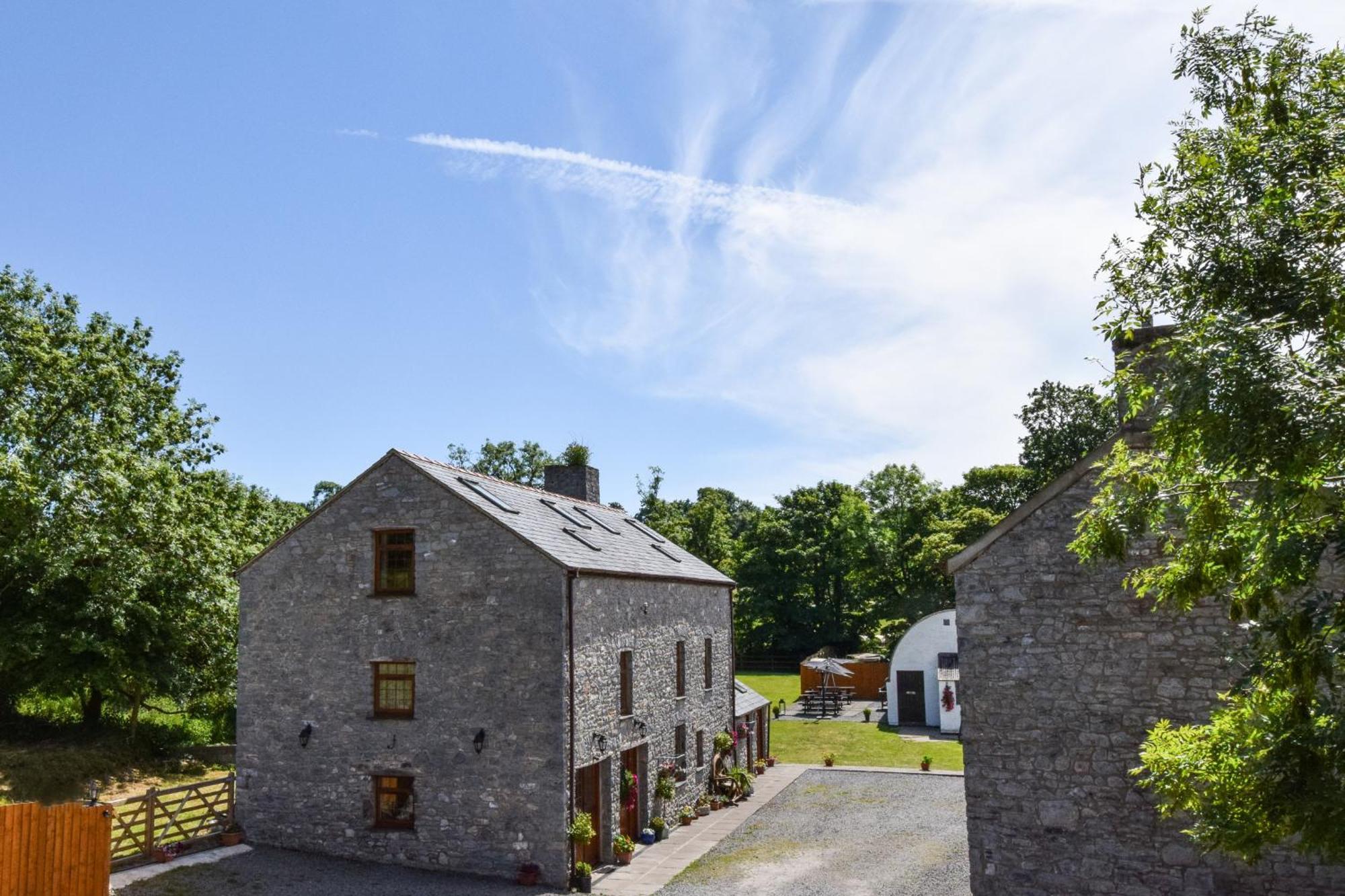 Mill * Pembroke